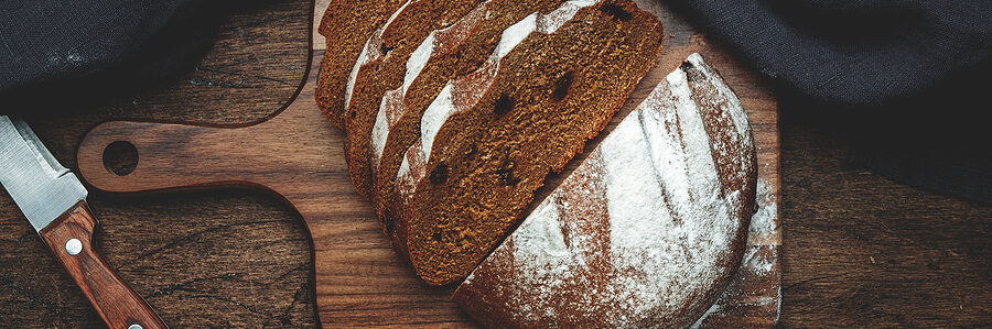 healthy bread on cutting board for hypertension